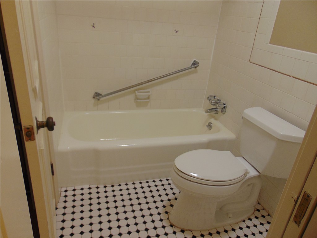 2516 Enfield Road, Unit 101 Austin, TX 78703 - Photo 14 of 19
