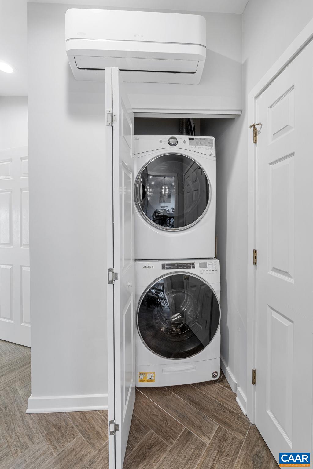 23 Trillium Cl Roseland, VA 22967 - Photo 16 of 48 a utility room with dryer and washer