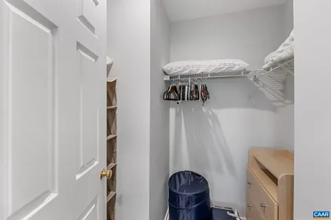 a view of entryway with furniture