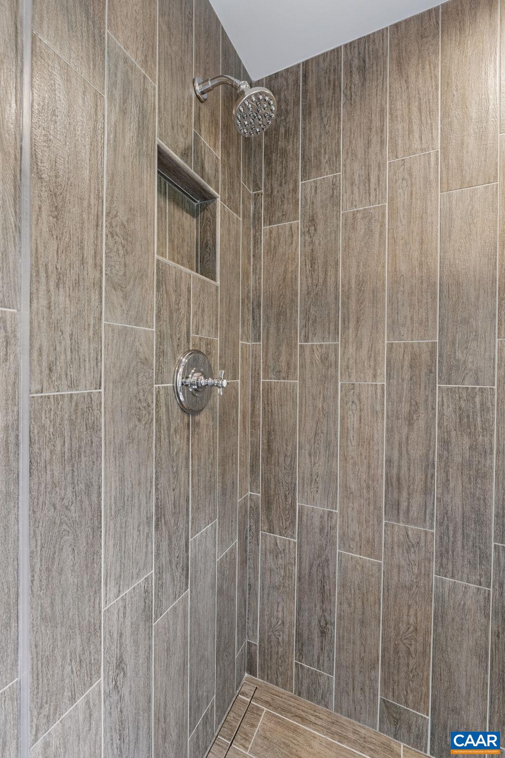 23 Trillium Cl Roseland, VA 22967 - Photo 25 of 48 a bathroom with a shower