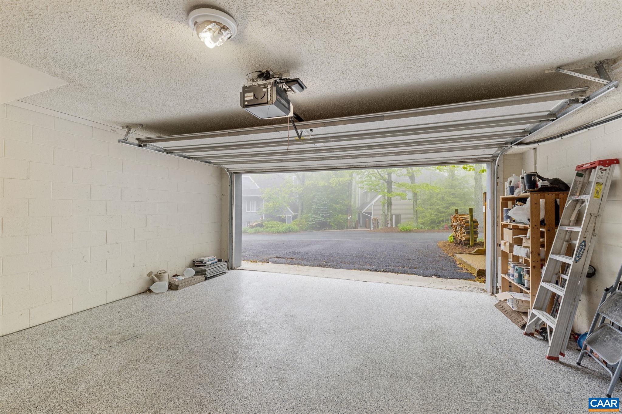 23 Trillium Cl Roseland, VA 22967 - Photo 34 of 48 a view of a livingroom with hardwood floor and a ceiling fan