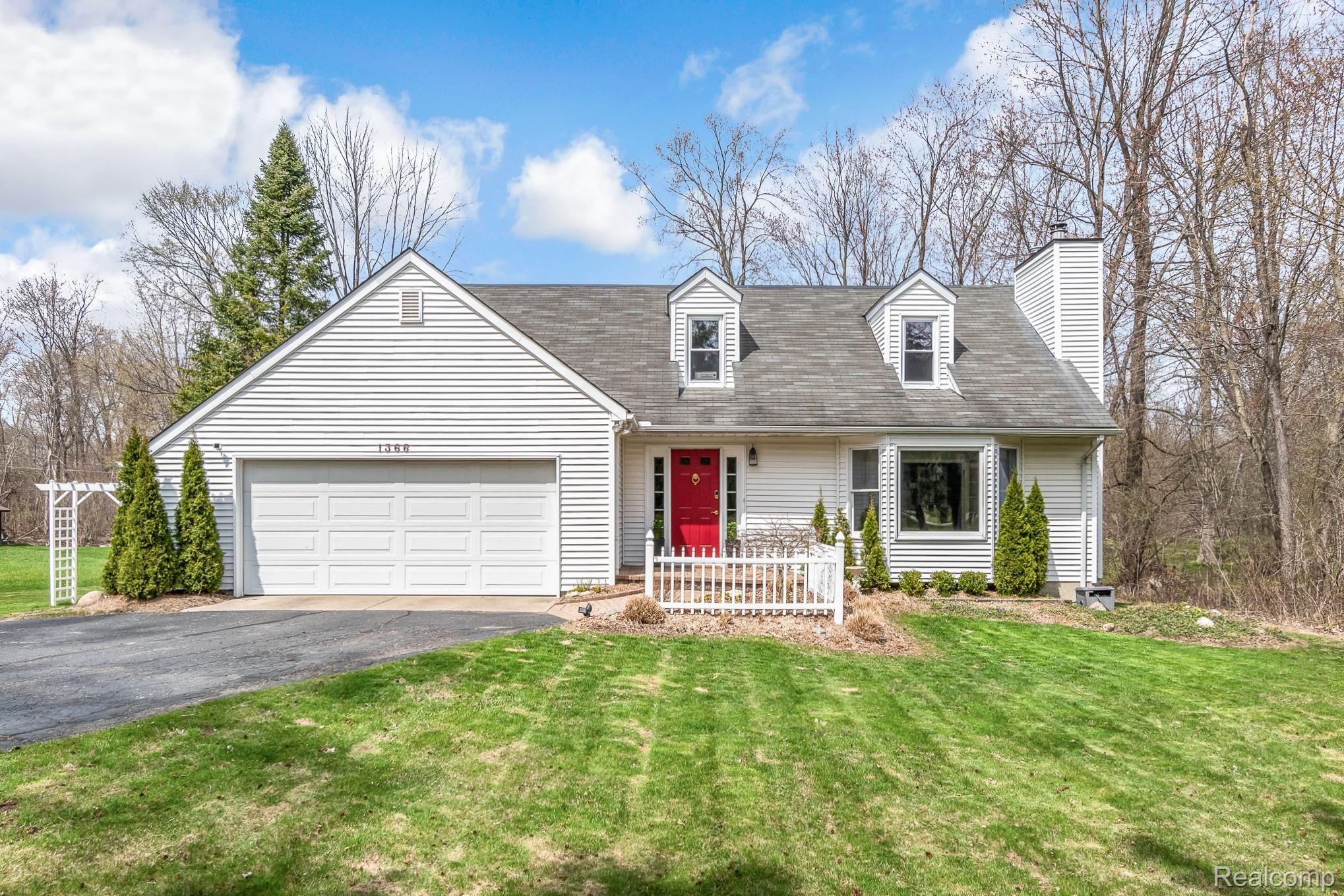 1366 Potomac Drive Rochester, MI 48306 - Photo 1 of 42 DSC_0136.jpg