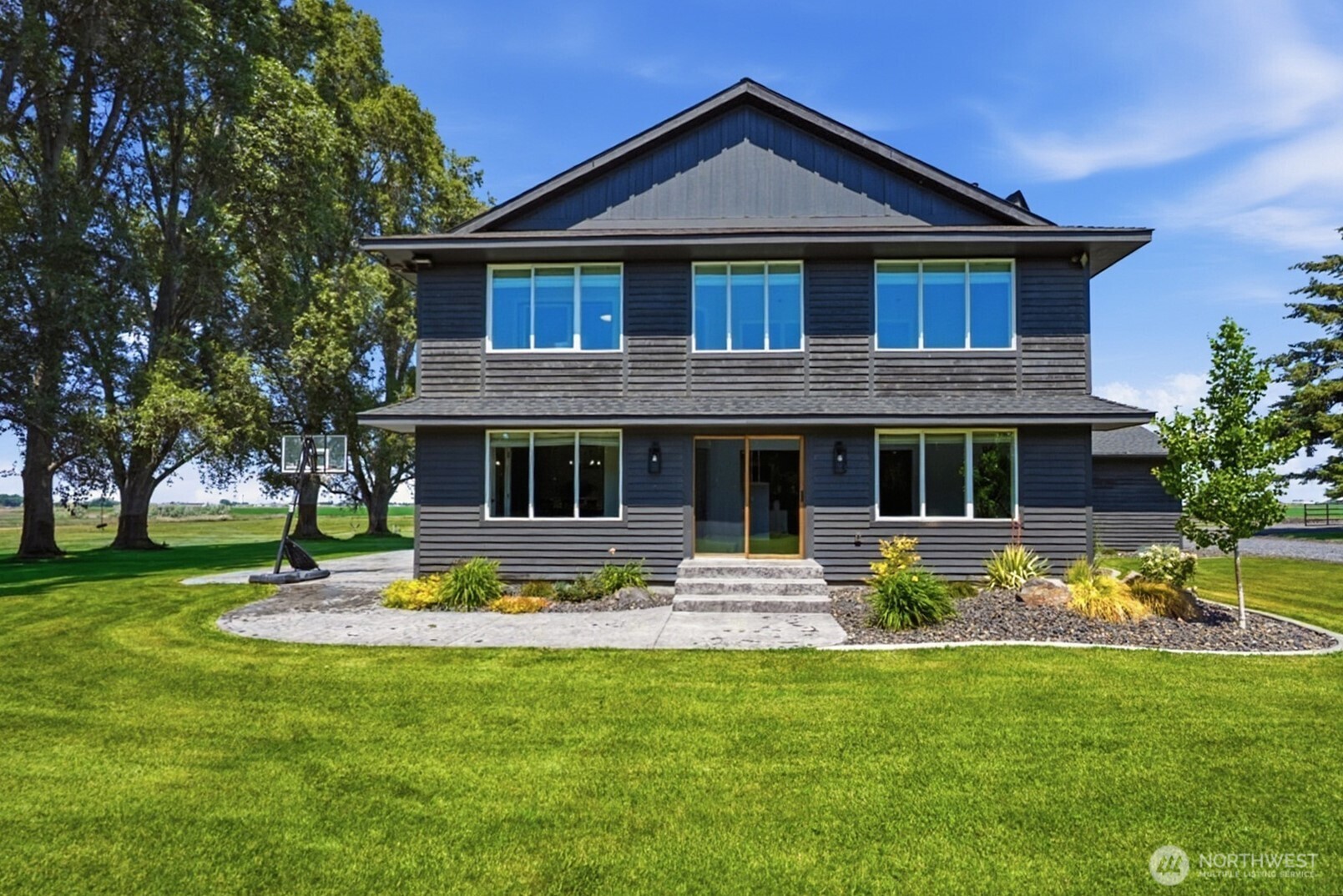 370 M Road Northeast Moses Lake, WA 98837 - Photo 2 of 40 Gallery Image 2