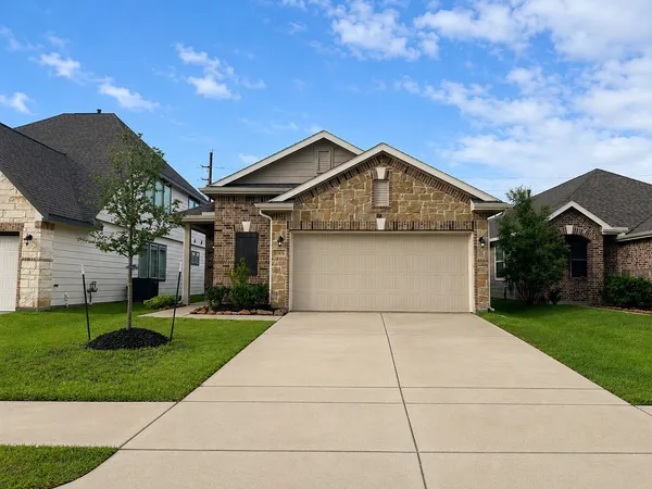 $2,450 | 23026 Opal Fire Court, Tomball, TX 77375
