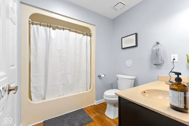 $595,000 | 32 Raesta Drive, Mooresville, IN 46158