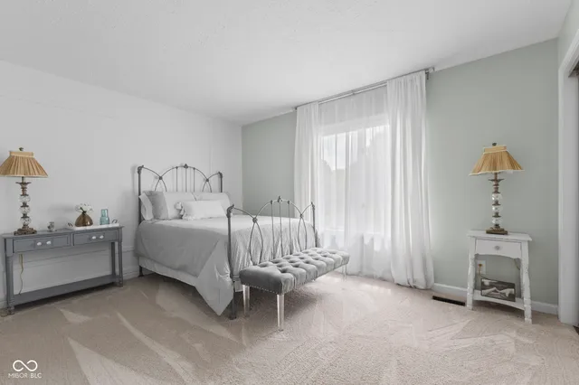 $595,000 | 32 Raesta Drive, Mooresville, IN 46158