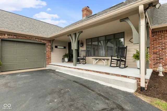 $595,000 | 32 Raesta Drive, Mooresville, IN 46158