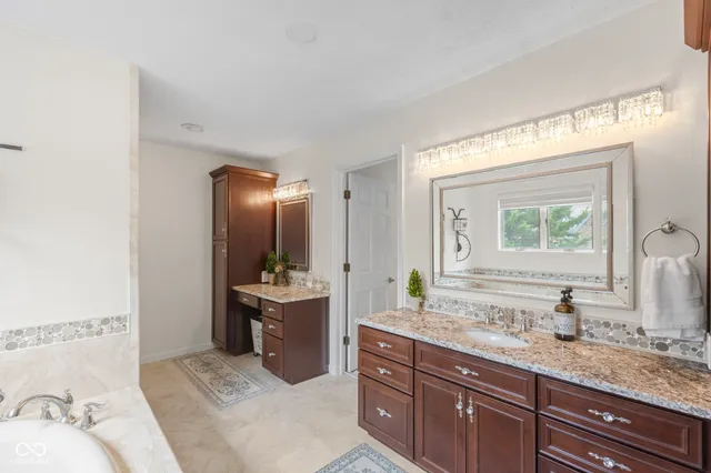 $595,000 | 32 Raesta Drive, Mooresville, IN 46158