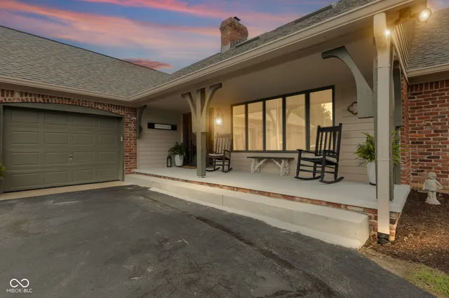 $595,000 | 32 Raesta Drive, Mooresville, IN 46158