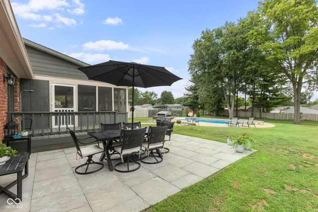 $595,000 | 32 Raesta Drive, Mooresville, IN 46158