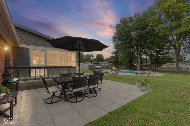 $595,000 | 32 Raesta Drive, Mooresville, IN 46158