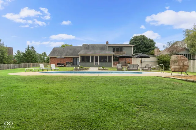 $595,000 | 32 Raesta Drive, Mooresville, IN 46158