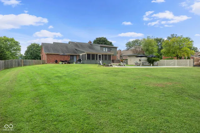 $595,000 | 32 Raesta Drive, Mooresville, IN 46158