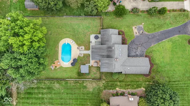 $595,000 | 32 Raesta Drive, Mooresville, IN 46158