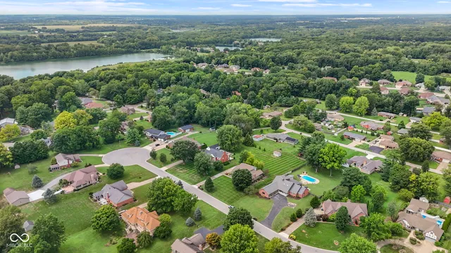 $595,000 | 32 Raesta Drive, Mooresville, IN 46158