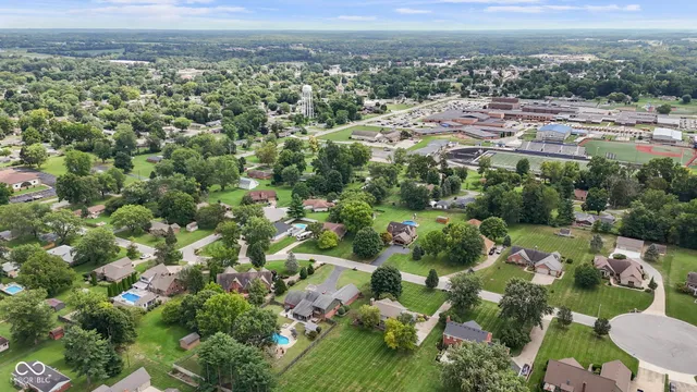 $595,000 | 32 Raesta Drive, Mooresville, IN 46158