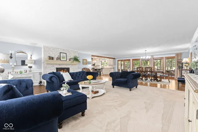 $595,000 | 32 Raesta Drive, Mooresville, IN 46158