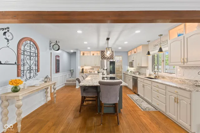 $595,000 | 32 Raesta Drive, Mooresville, IN 46158