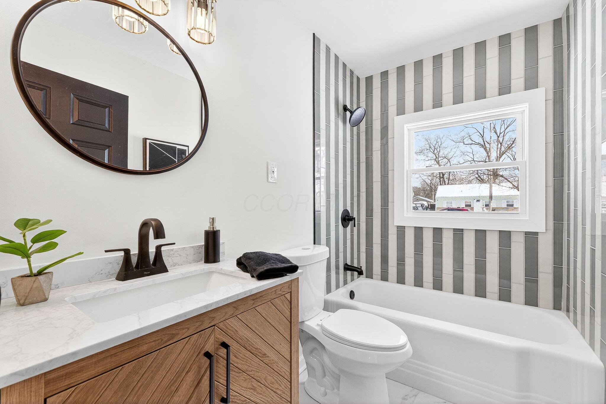177 South Hampton Road Columbus, OH 43213 - Photo 14 of 39 177 S Hampton Rd (Interior)-12