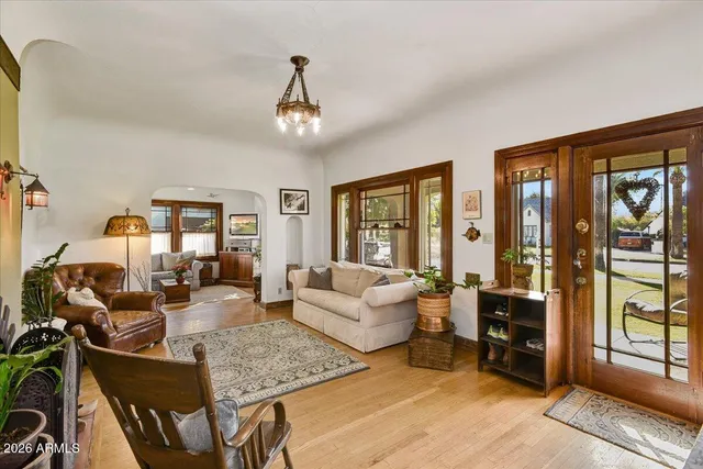 $1,400,000 | 922 West Willetta Street, Phoenix, AZ 85007