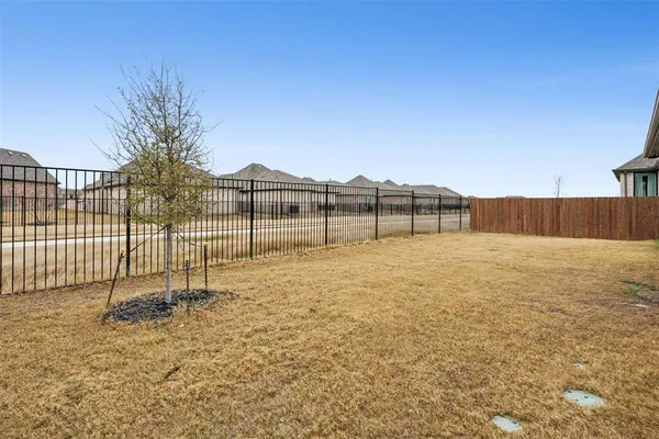 $3,800 | 7749 Pondview Lane, Fort Worth, TX 76123