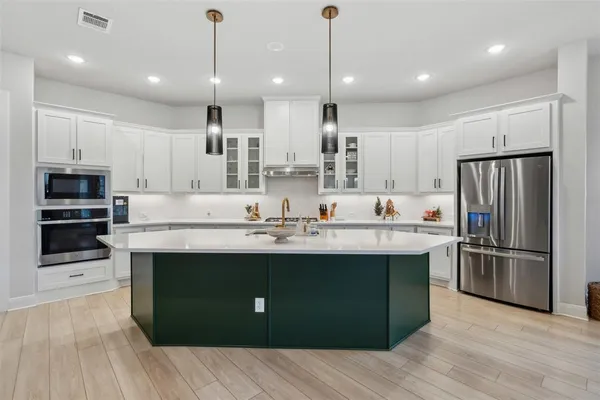 $3,800 | 7749 Pondview Lane, Fort Worth, TX 76123