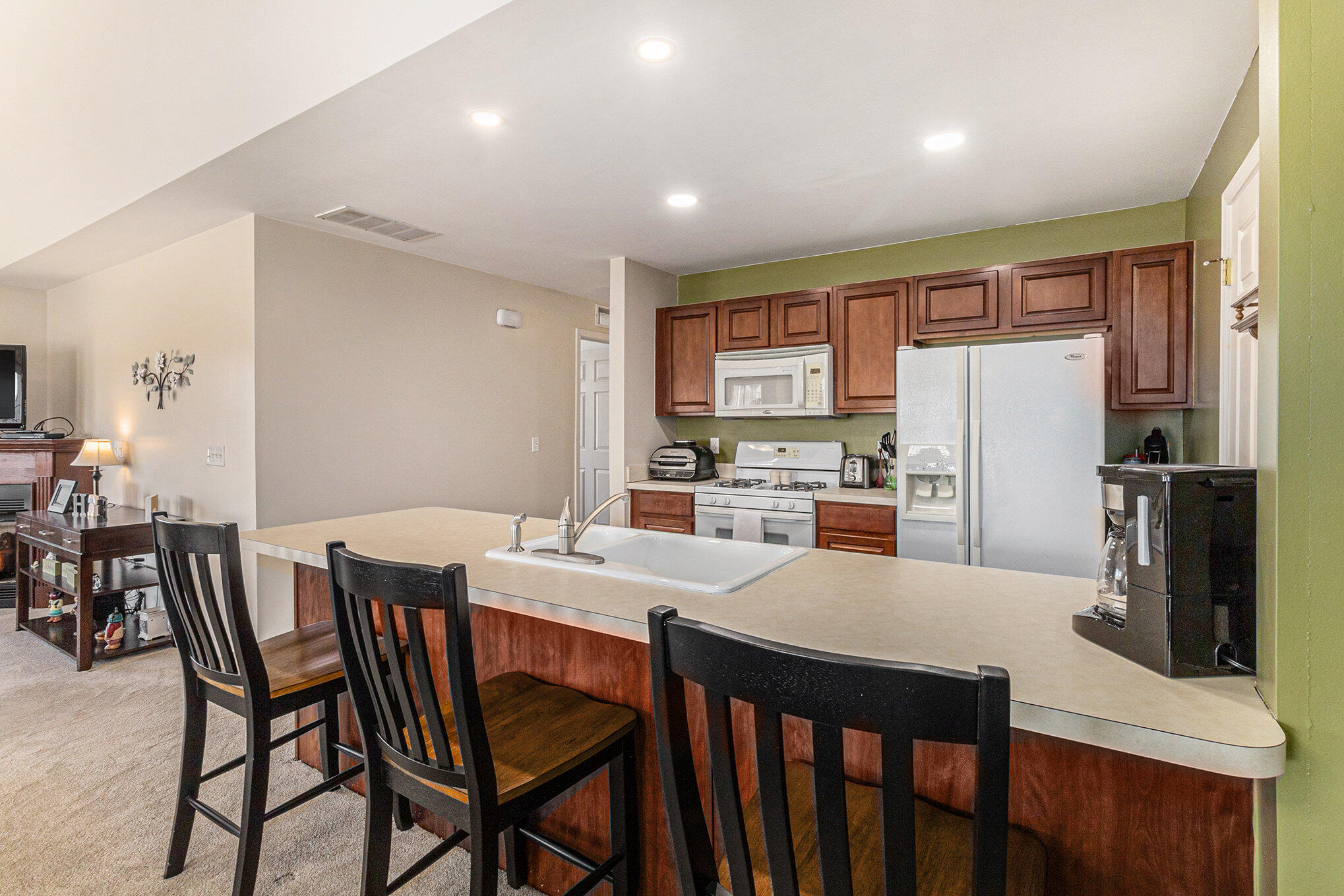 1124 Rial Lake Drive Howell, MI 48843 - Photo 13 of 34 016_img_7144_952