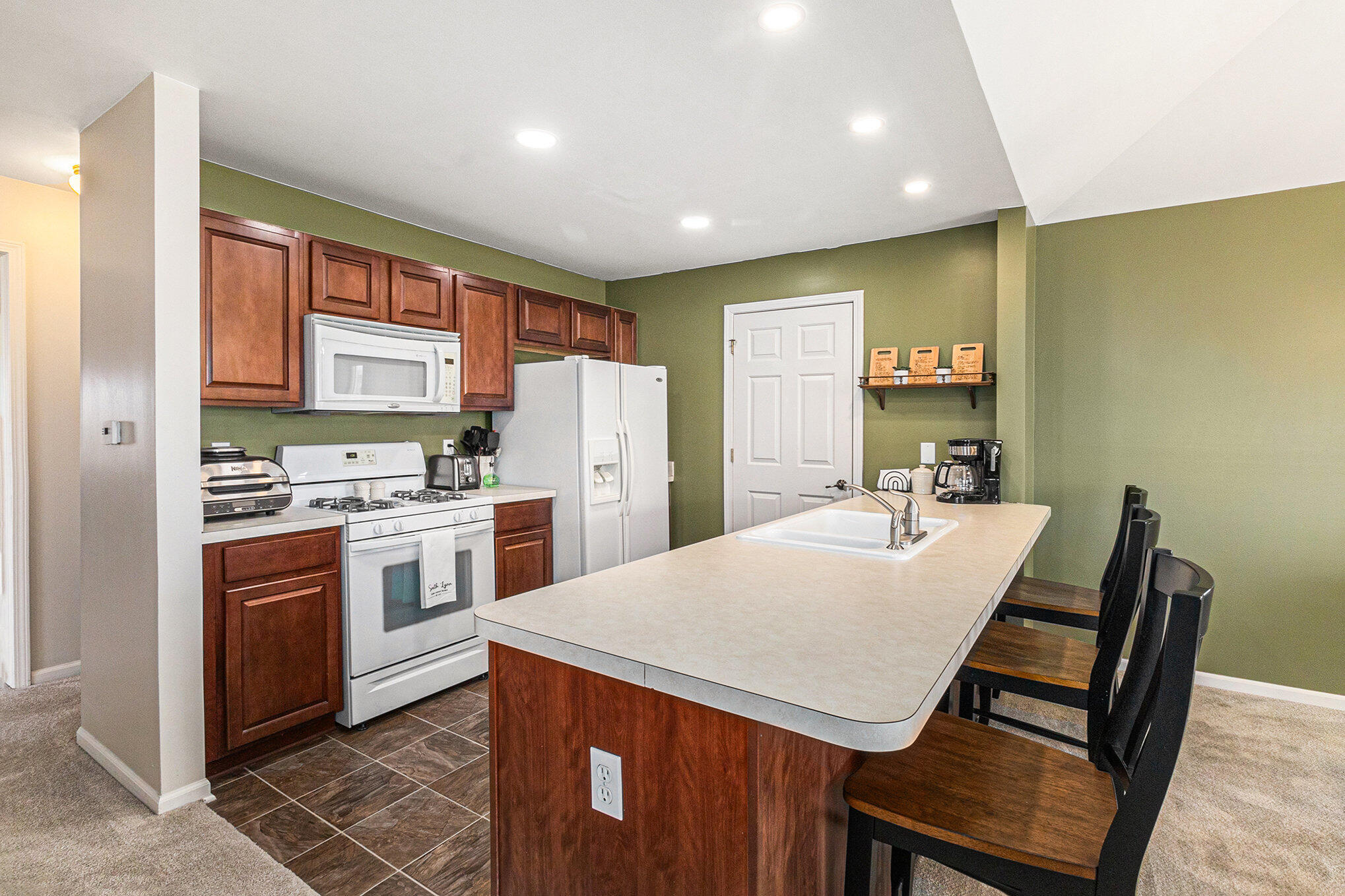 1124 Rial Lake Drive Howell, MI 48843 - Photo 14 of 34 013_img_7138_421