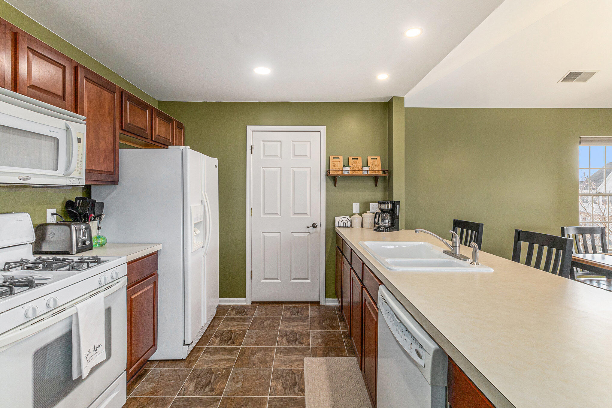 1124 Rial Lake Drive Howell, MI 48843 - Photo 16 of 34 018_img_7146_53