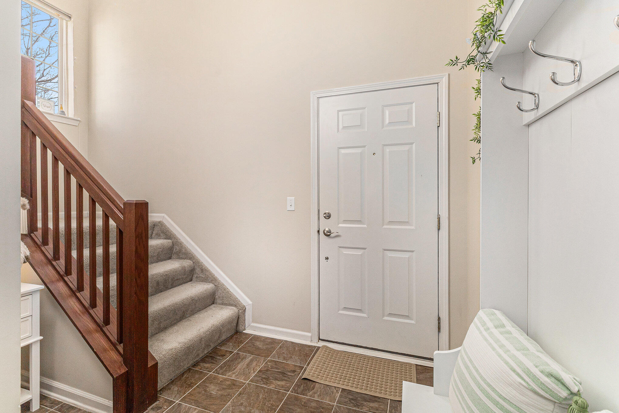 1124 Rial Lake Drive Howell, MI 48843 - Photo 4 of 34 005_img_7169-2_852