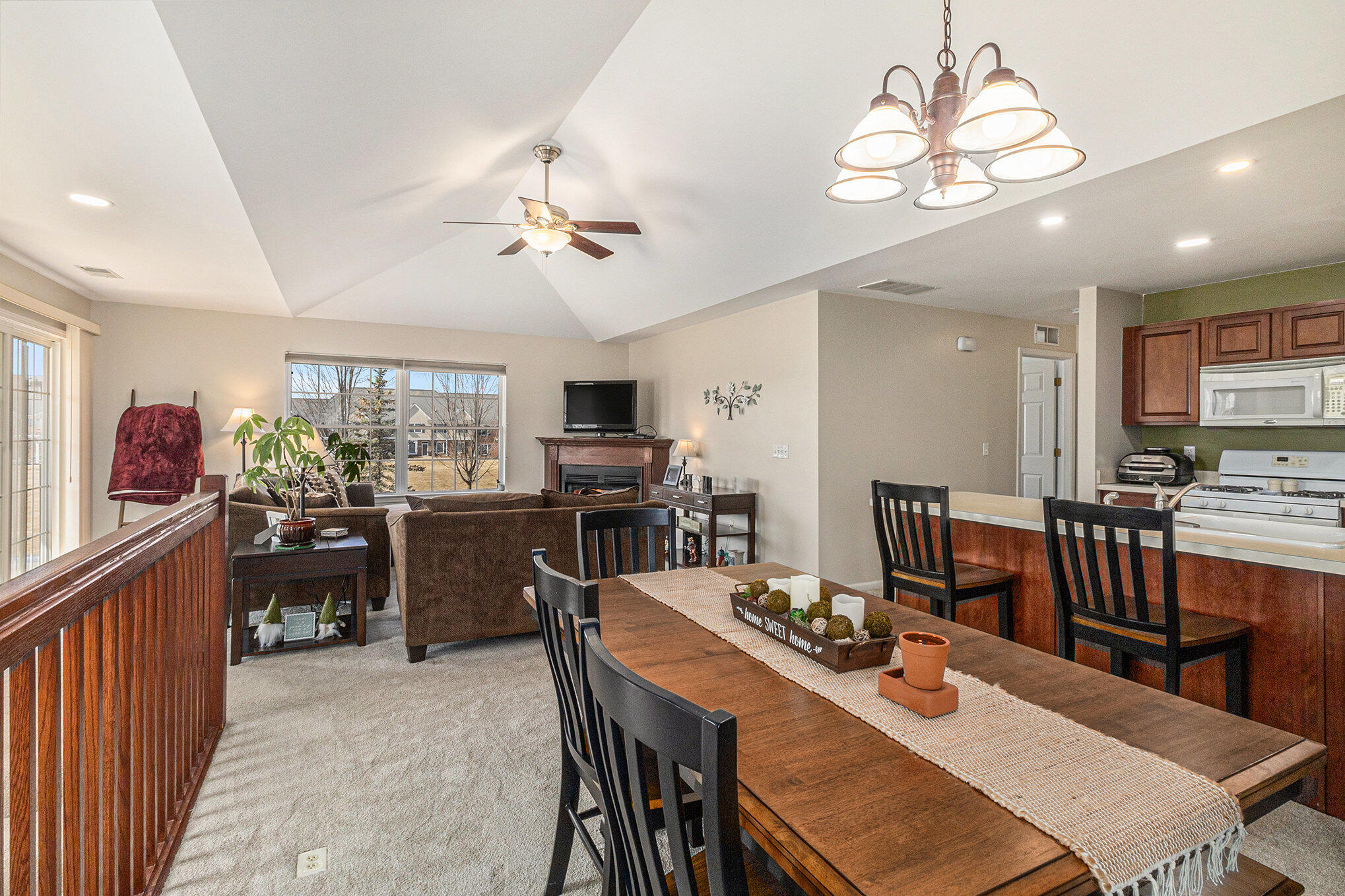 1124 Rial Lake Drive Howell, MI 48843 - Photo 10 of 34 010_img_7154_939
