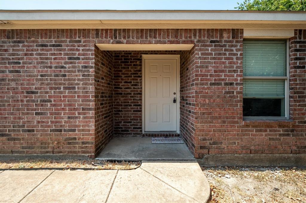 121 Cliff Height Circle Dallas, TX 75241 - Photo 4 of 25