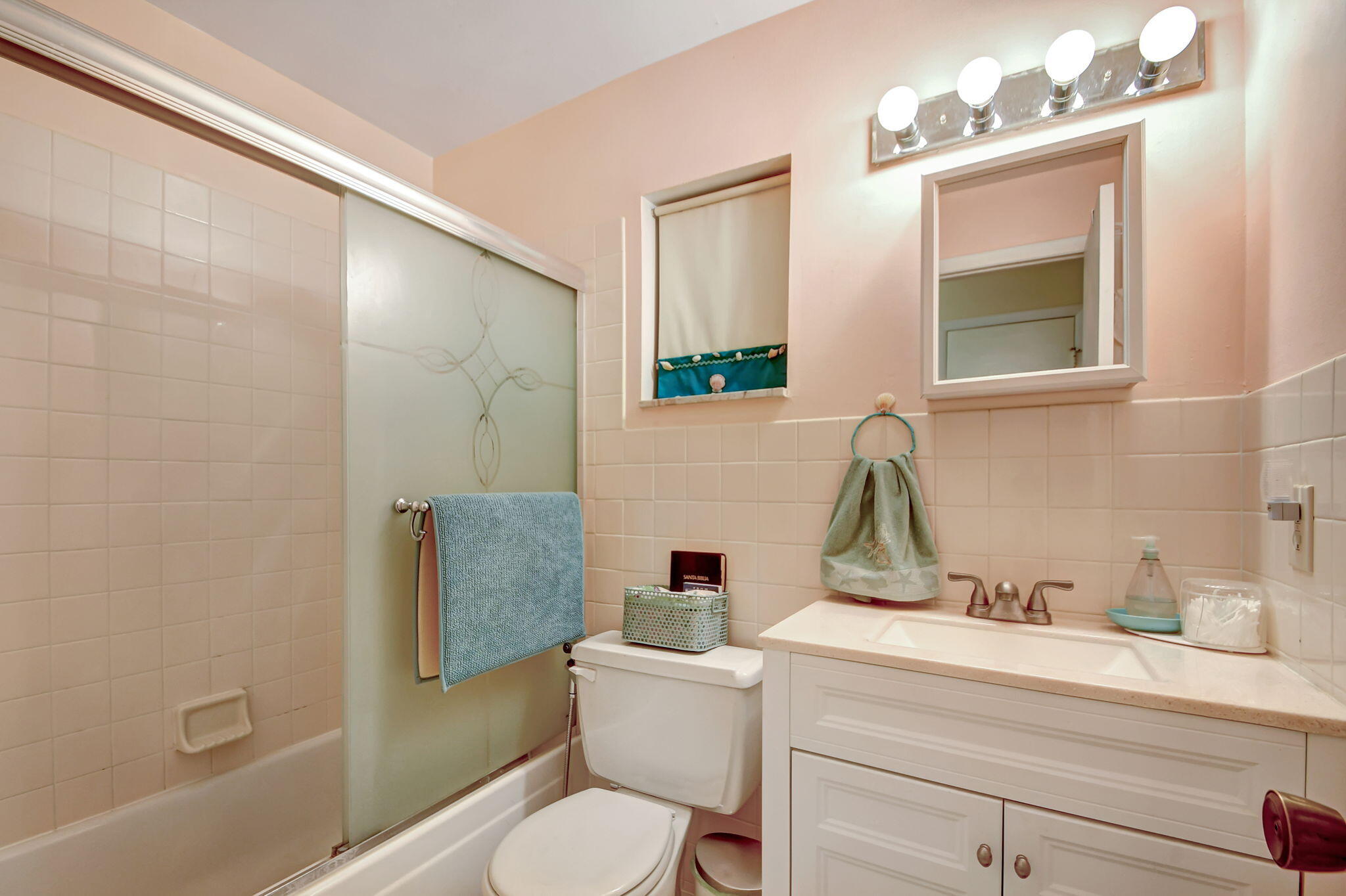 1853 Service Road North Palm Beach, FL 33408 - Photo 31 of 113 31-web-or-mls-DSC_7656