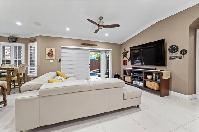 $4,000 | 13925 Southwest 155th Court, Unit 13925, Miami, FL 33196