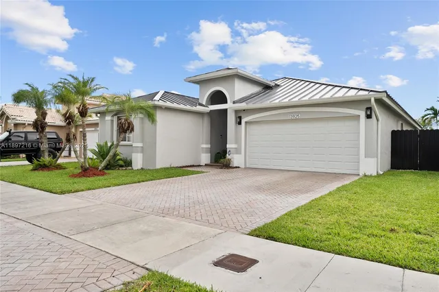 $4,000 | 13925 Southwest 155th Court, Unit 13925, Miami, FL 33196