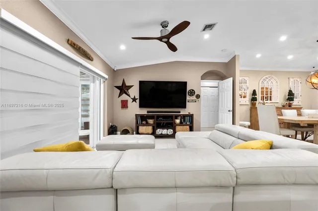 $4,000 | 13925 Southwest 155th Court, Unit 13925, Miami, FL 33196