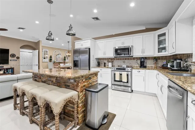 $4,000 | 13925 Southwest 155th Court, Unit 13925, Miami, FL 33196