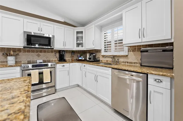 $4,000 | 13925 Southwest 155th Court, Unit 13925, Miami, FL 33196