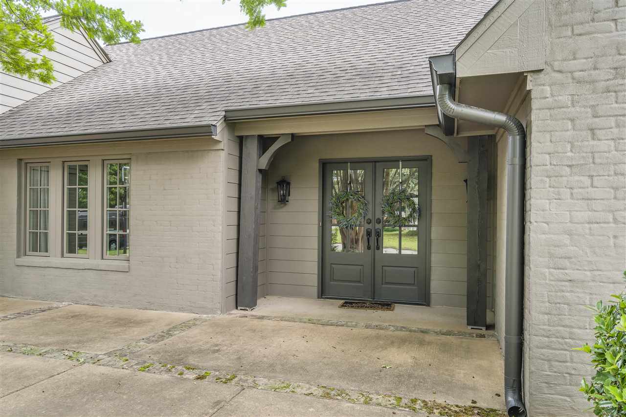 398 Taraview Road Collierville, TN 38017 - Photo 3 of 24 HAS BRICK DETAIL