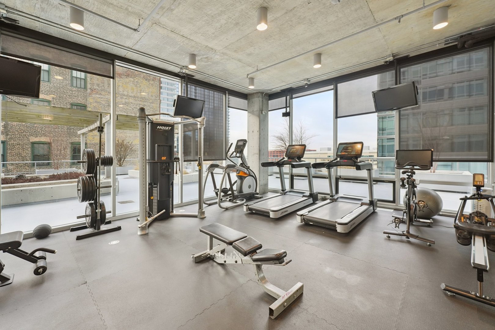 611 South Wells Street, Unit 1908 Chicago, IL 60607 - Photo 14 of 16