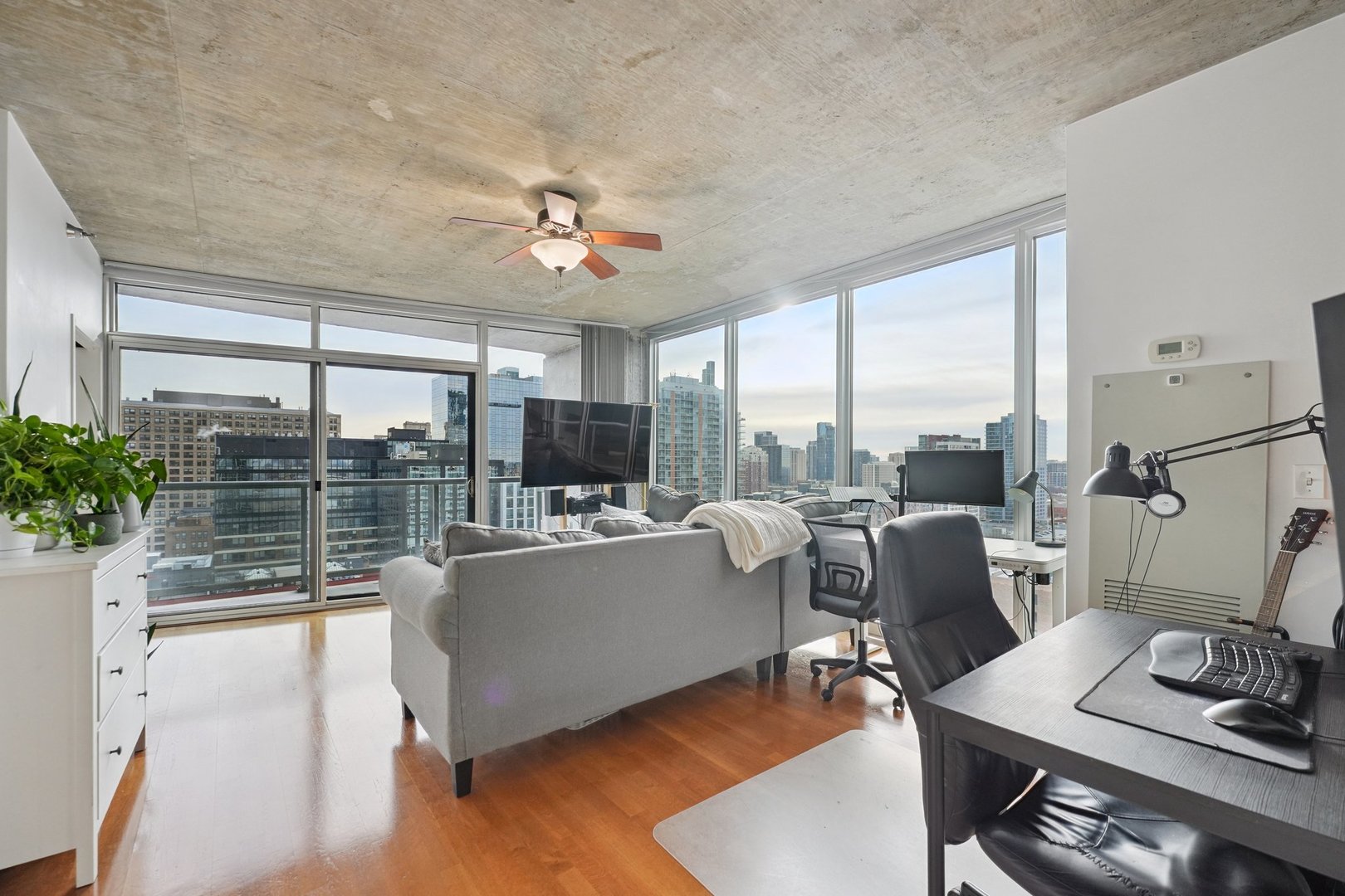 611 South Wells Street, Unit 1908 Chicago, IL 60607 - Photo 2 of 16