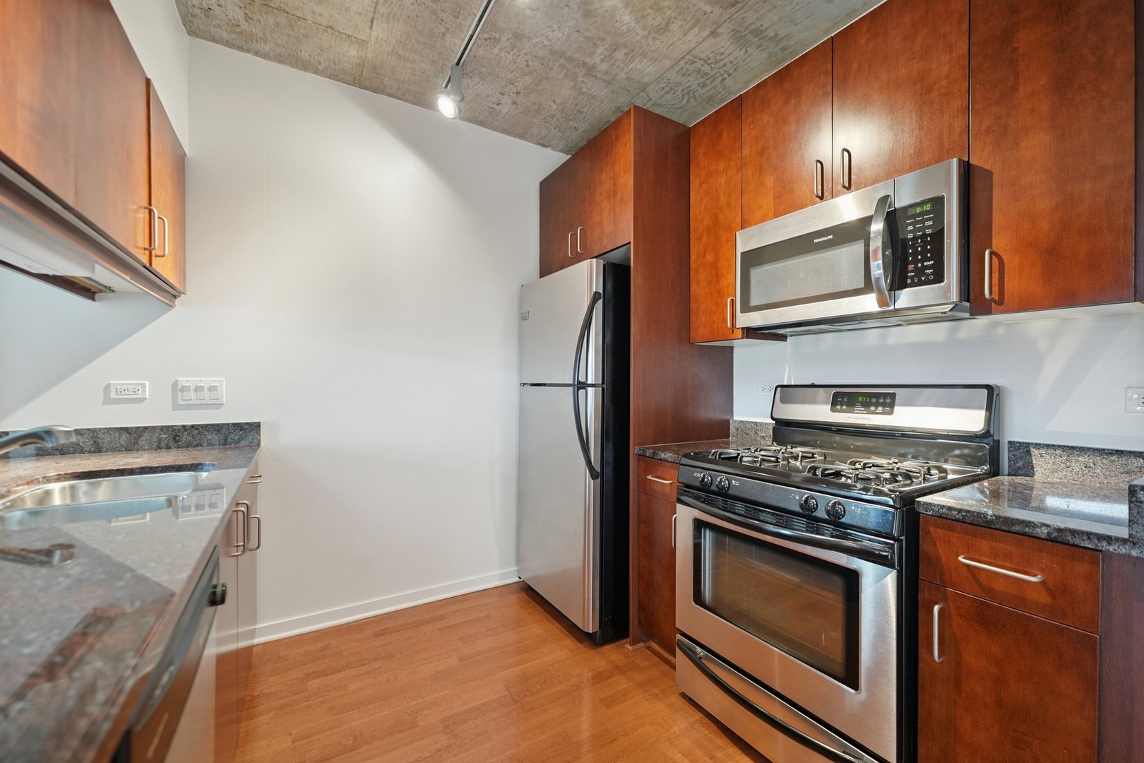 611 South Wells Street, Unit 1908 Chicago, IL 60607 - Photo 7 of 16