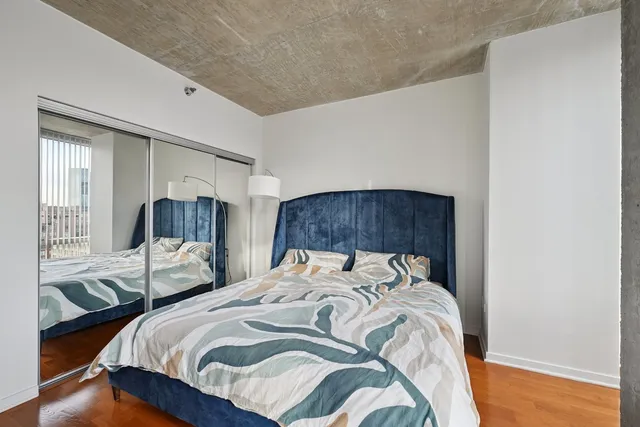 $289,000 | 611 South Wells Street, Unit 1908, Chicago, IL 60607