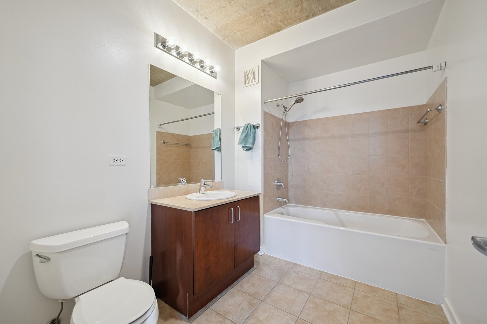 611 South Wells Street, Unit 1908 Chicago, IL 60607 - Photo 9 of 16