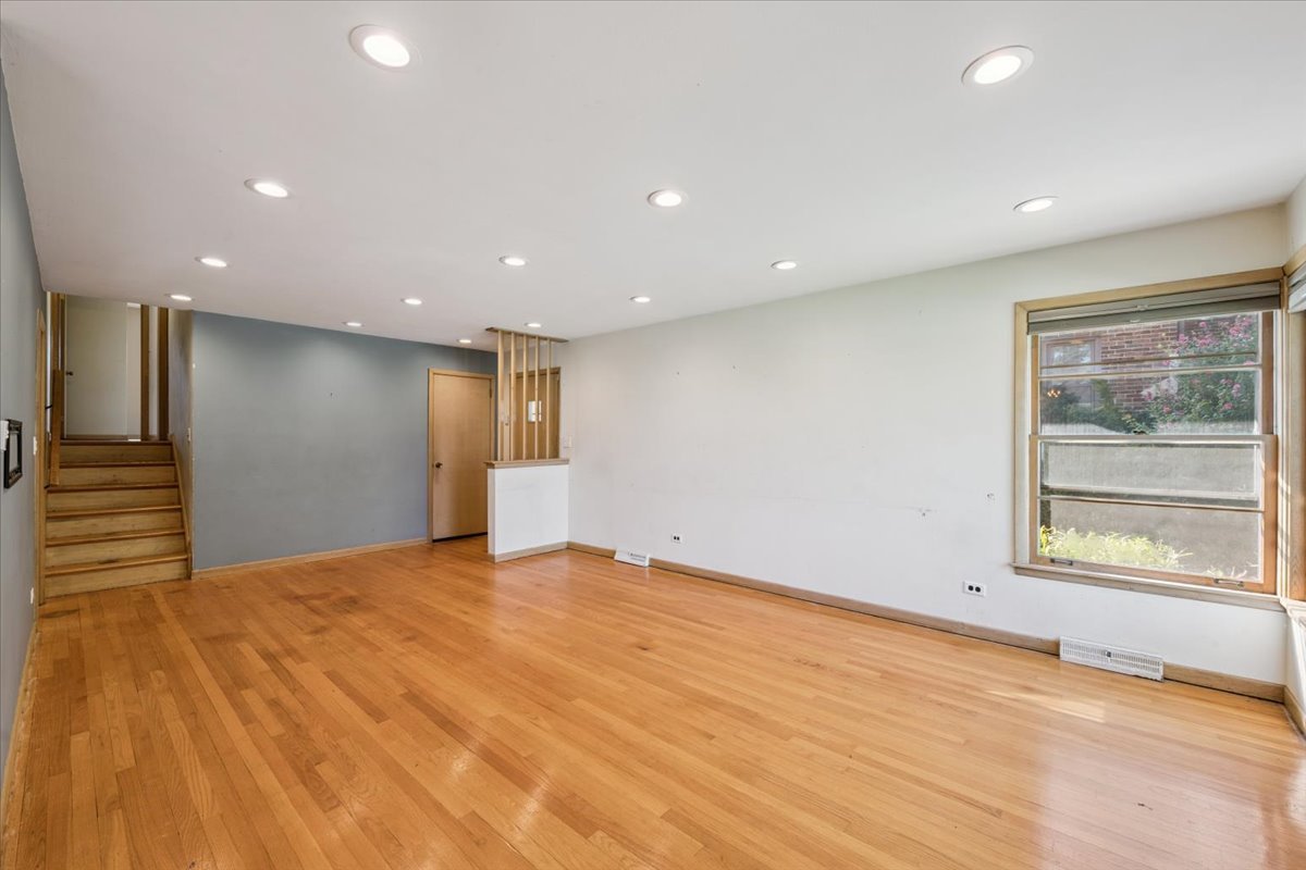 1009 South Washington Avenue Park Ridge, IL 60068 - Photo 3 of 24 a view of an empty room with a window