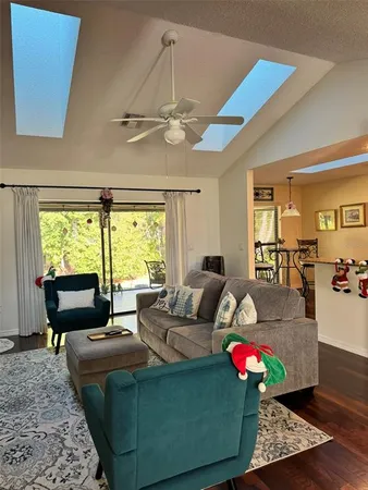 $3,295 | 4487 Trails Drive, Sarasota, FL 34232