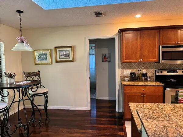 $3,295 | 4487 Trails Drive, Sarasota, FL 34232