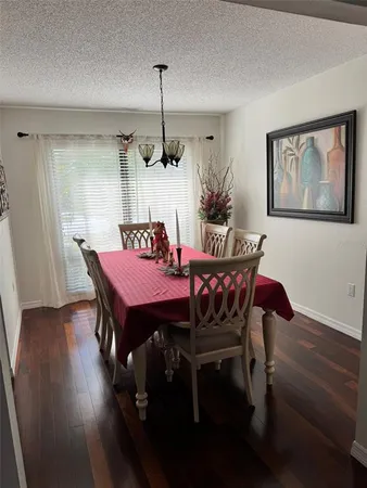 $3,295 | 4487 Trails Drive, Sarasota, FL 34232