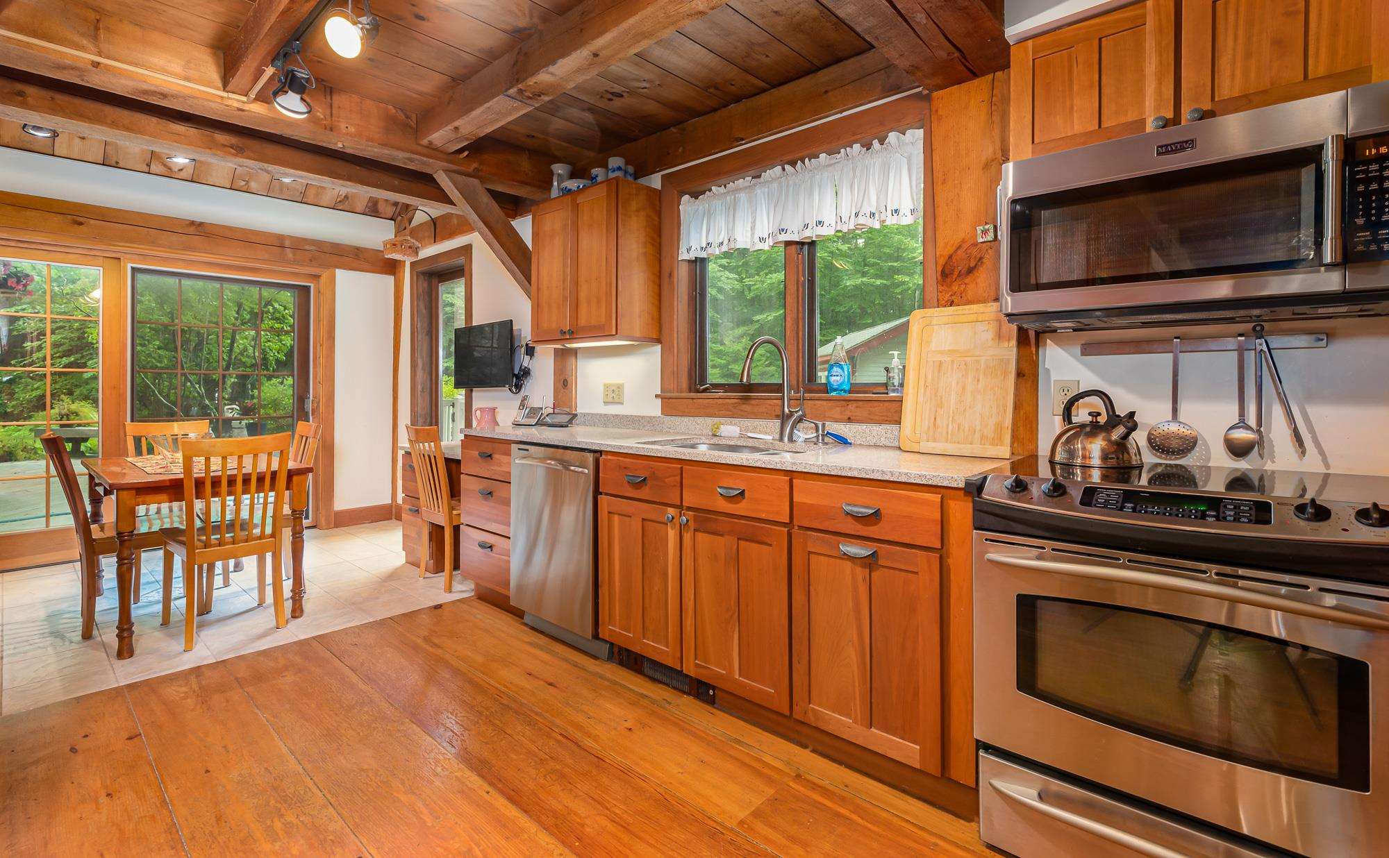 42 Watson Road Dover, NH 03820 - Photo 3 of 40