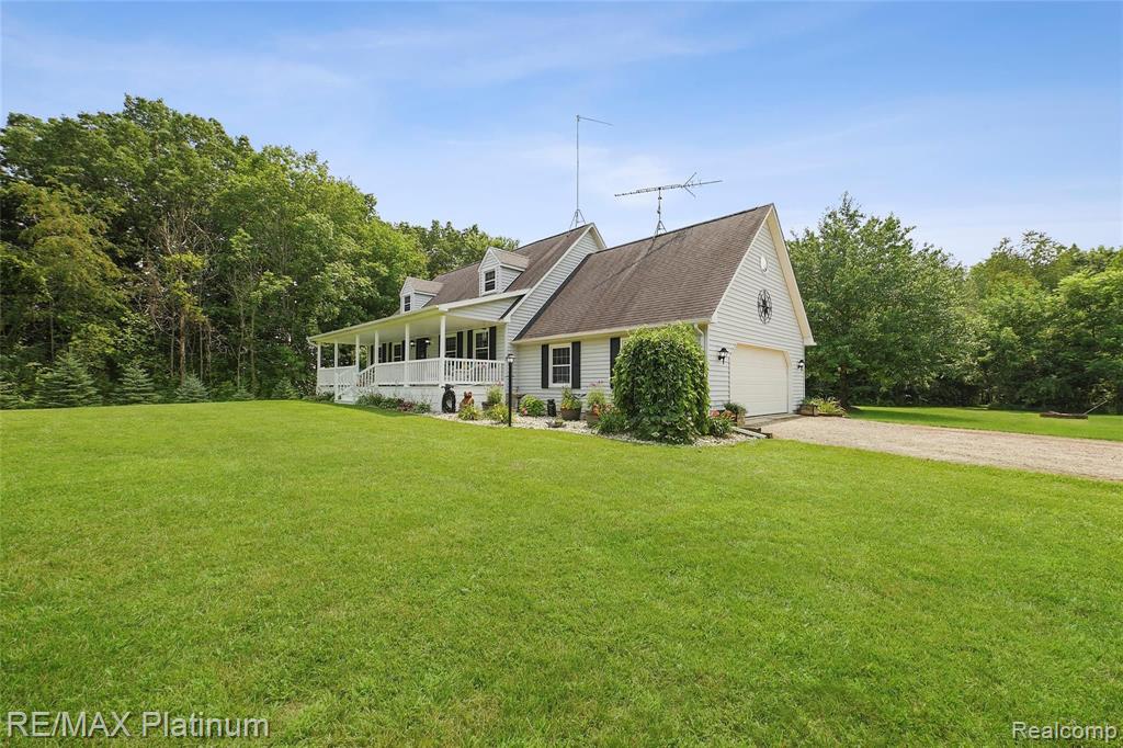 7055 West Allen Road Fowlerville, MI 48836 - Photo 3 of 34